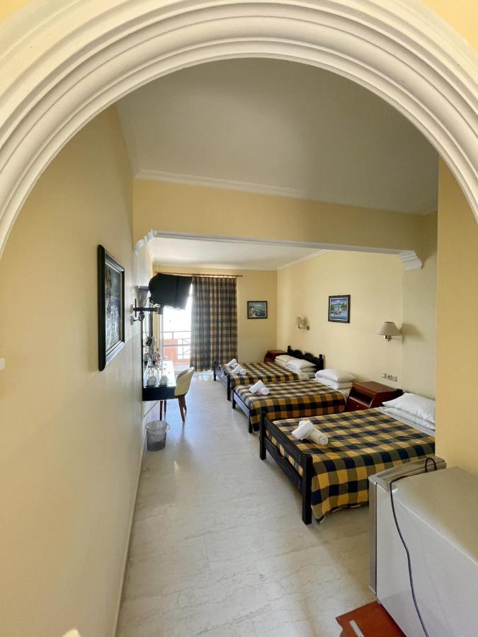 Christina Hotel Mesongi Exterior photo